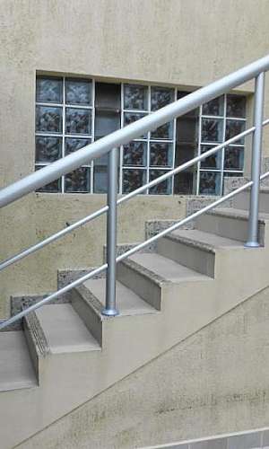 Corrimão para escada externa  Corrimão para escada externa