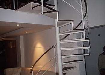 Escada caracol de ferro