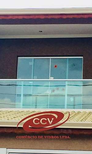 Guarda corpo de vidro com alumínio branco Guarda corpo de vidro com alumínio branco